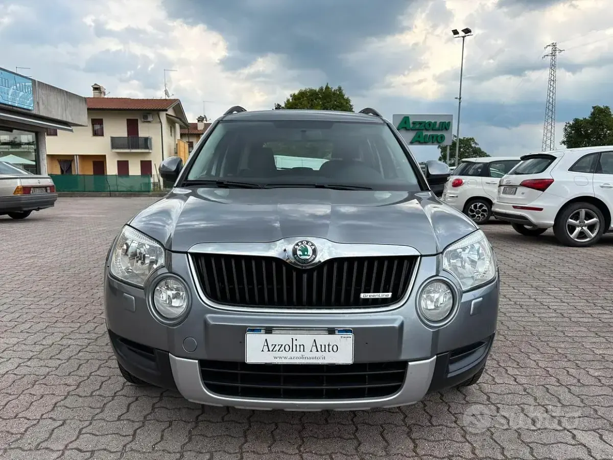 Usata Skoda Yeti 105 CV (77 kW) 2012 Grigio SUV