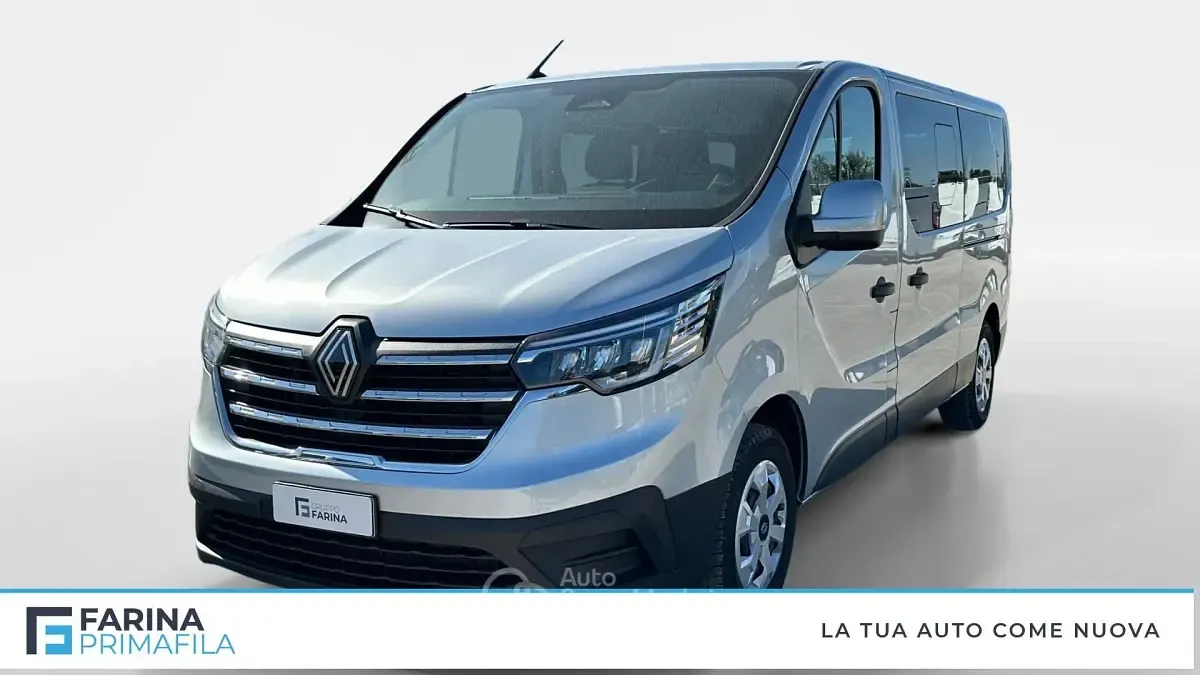 Begagnad Renault Trafic 150 HK (110 kW) 2024 Grå Minibuss