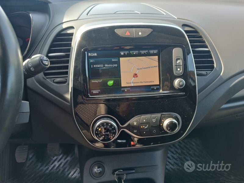 Usata Renault Captur Zen 90 CV (66 kW) 2017 Grigio SUV