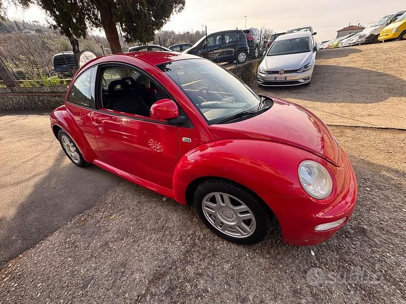 Usata VW New Beetle 1998 Rosso Utilitaria