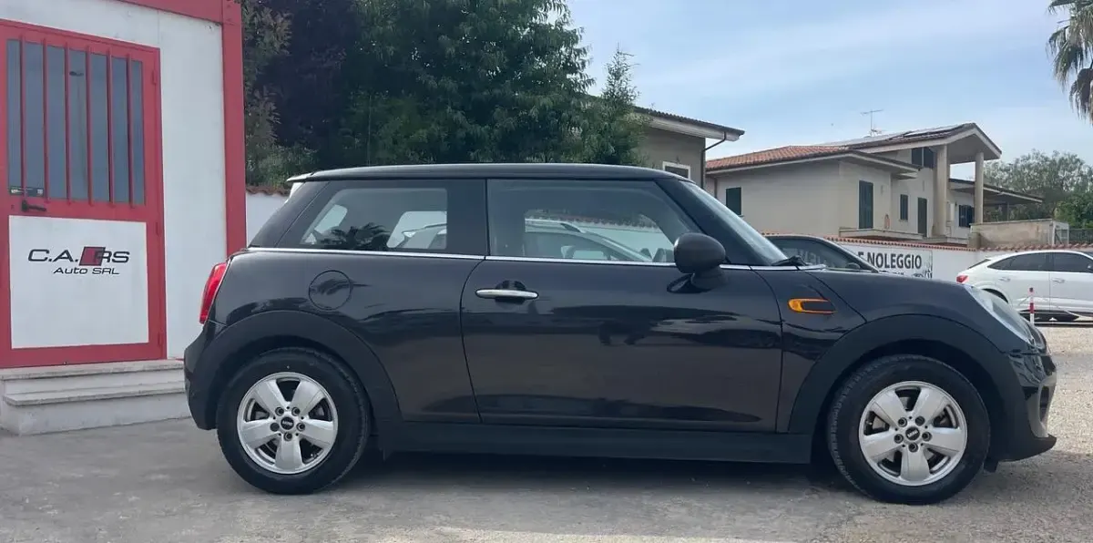 Begagnad Mini One D 95 HK (69 kW) 2015 Svart Halvkombi