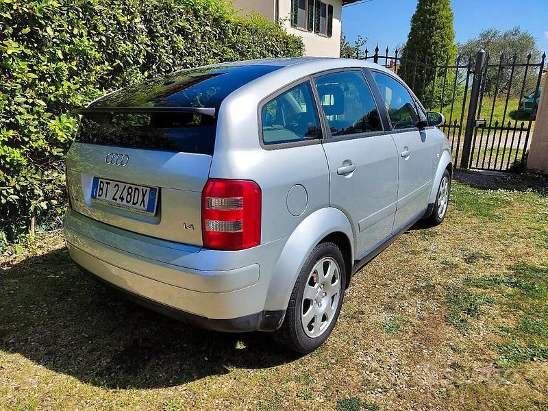 Usata Audi A2 75 CV (55 kW) 2001 Grigio Utilitaria