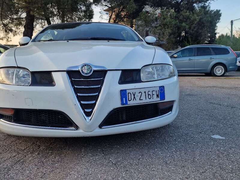 Usato 2009 Alfa Romeo GT 1.7 Benzin 140 CV (4.200 €)