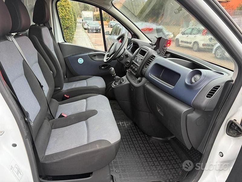 Usata Opel Vivaro 120 CV (88 kW) 2017 Bianco Monovolume