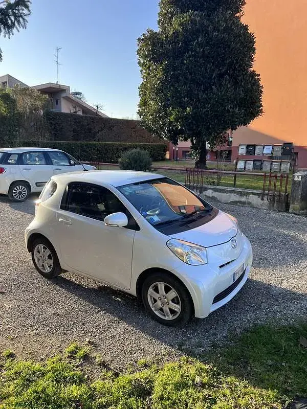 Usata Toyota iQ Sol 98 CV (72 kW) 2009 Utilitaria