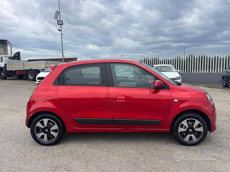 Usata Renault Twingo SE 71 CV (52 kW) 2014 Rosso Utilitaria