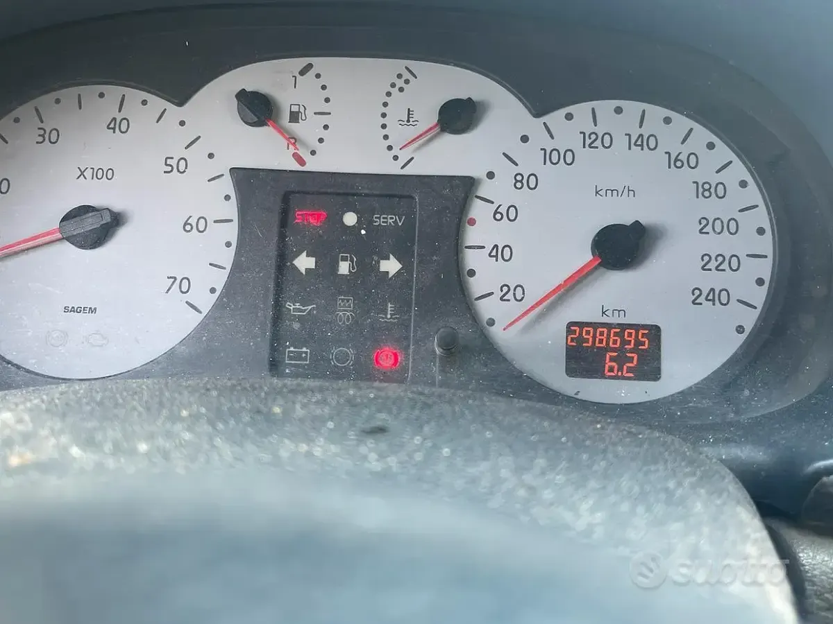 Usata Renault Clio II 64 CV (47 kW) 2000 Berlina