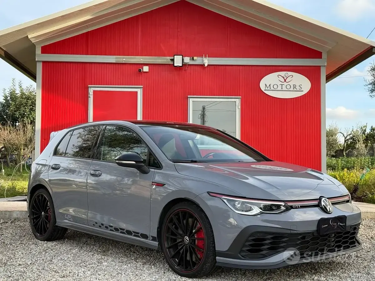 Begagnad VW Golf VIII GTI 300 HK (220 kW) 2022 Grå Sedan