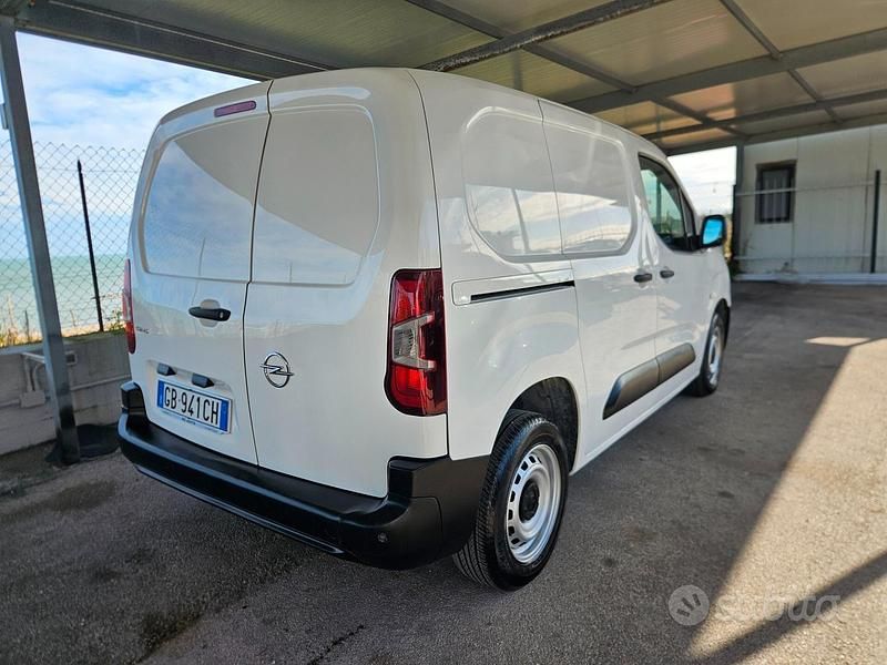 Usata Opel Combo Edition 101 CV (74 kW) 2020 Bianco Monovolume