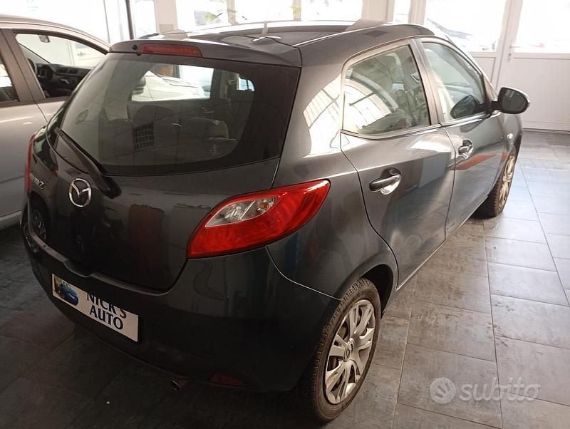 Usata Mazda 2 Trendy 75 CV (55 kW) 2013 Grigio Utilitaria