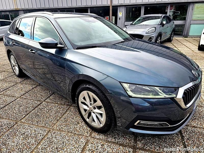Usado Skoda Octavia G-TEC Style 131 CV (96 kW) 2021 Gris Familiar
