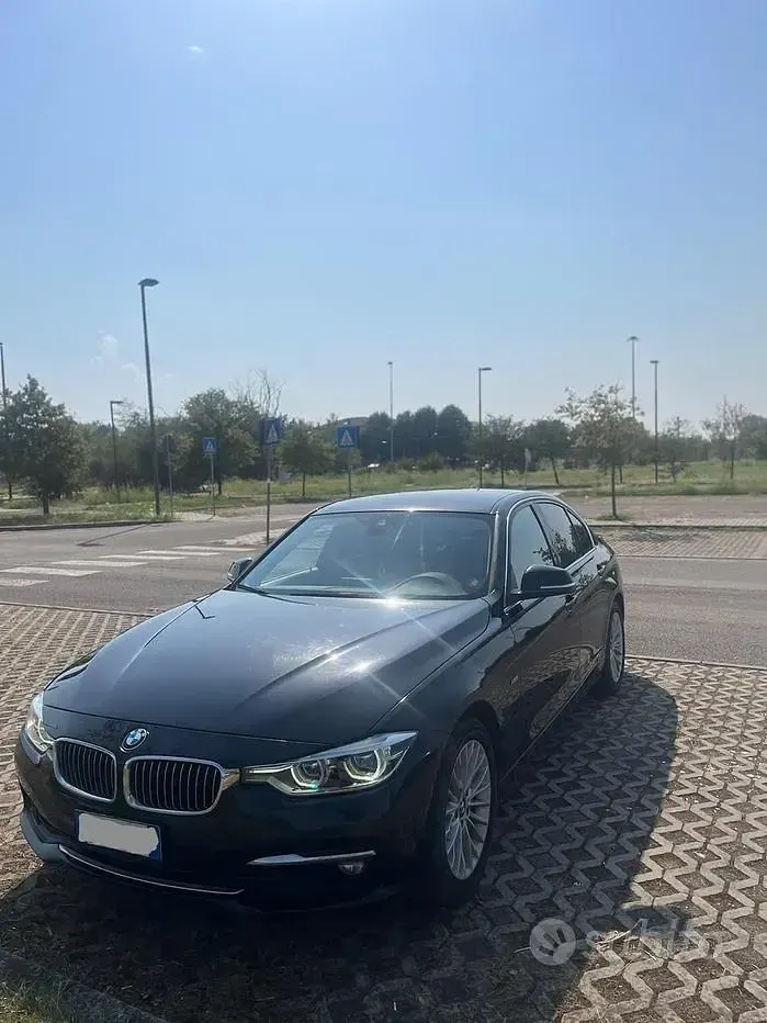 Usata BMW 318 Luxury Line 150 CV (110 kW) 2018 Nero Berlina