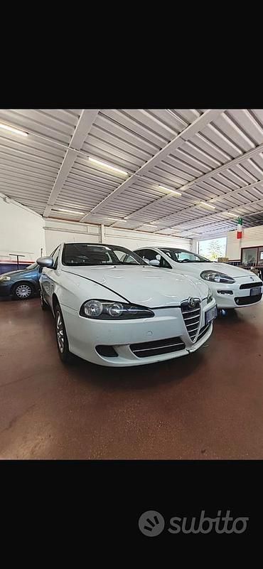 Usata Alfa Romeo 147 105 CV (77 kW) 2010 Bianco Utilitaria