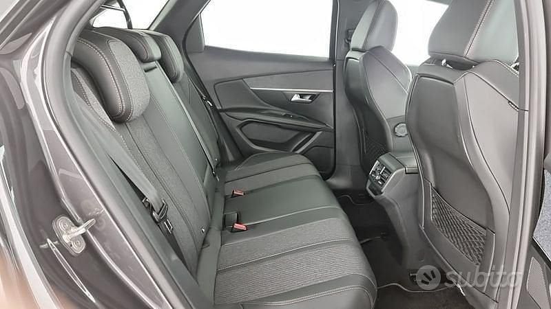 Usata Peugeot 3008 GT-line 120 CV (88 kW) 2017 Grigio scuro SUV