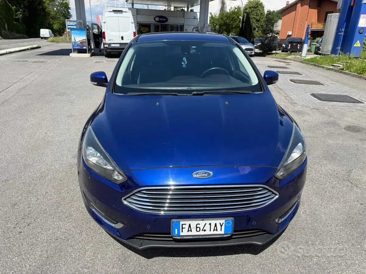 Usata Ford Focus Titanium 95 CV (69 kW) 2015 Blu Station wagon