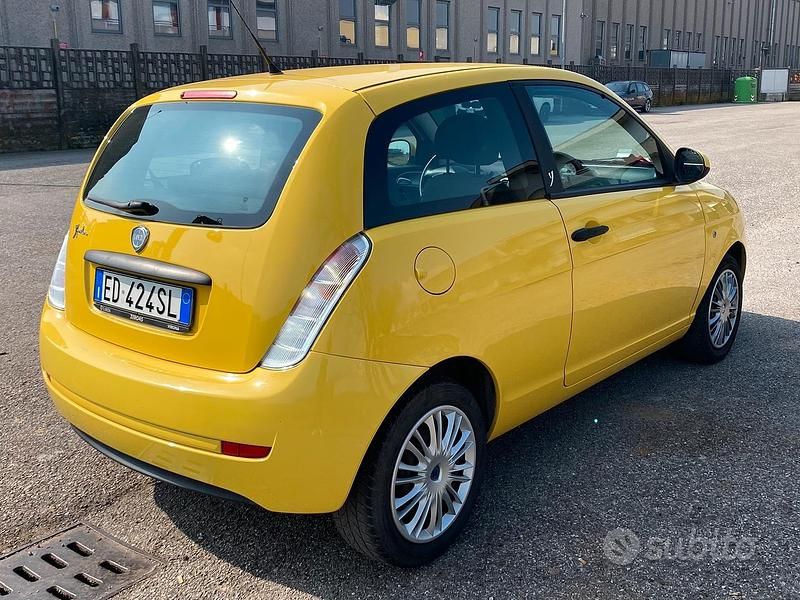 Usata Lancia Ypsilon 60 CV (44 kW) 2010 Giallo Utilitaria