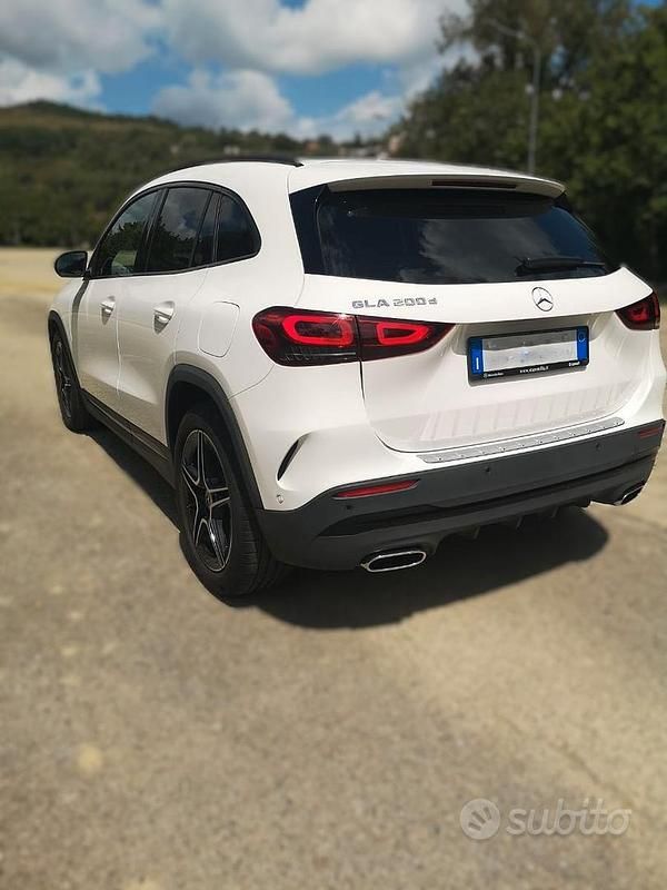 Usata Mercedes GLA200 Premium 150 CV (110 kW) 2022 Bianco SUV