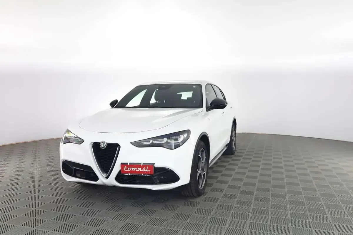 Usata Alfa Romeo Stelvio Ti 209 CV (153 kW) 2023 Bianco alfa SUV