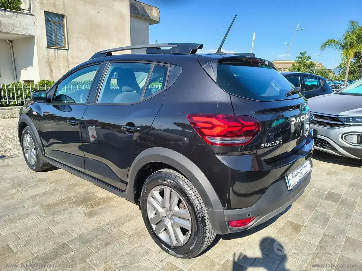 Usata Dacia Sandero Expression 101 CV (74 kW) 2023 Nero Berlina