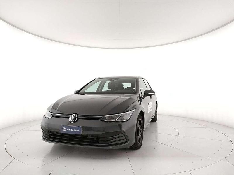 Usata VW Golf VIII Life 116 CV (85 kW) 2022 Dolphin grey metallizzato Berlina