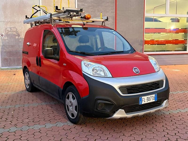 Rosso Usata 2017 Fiat Fiorino Monovolume | 4900 € (Super prezzo) - Immagine 1/4