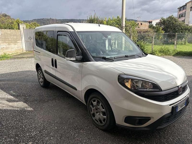 Usata Fiat Doblò Lounge 120 CV (88 kW) 2019 Monovolume