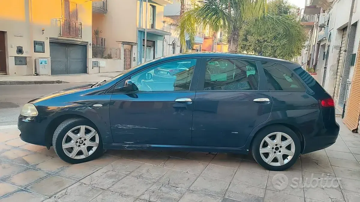 Usata Fiat Croma 150 CV (110 kW) 2006 Bluazzurro Station wagon