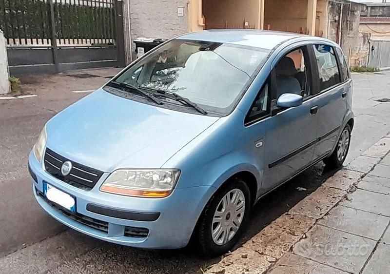 Blu Usata 2005 Fiat Idea Emotion Monovolume | 2499 € (Buon prezzo) - Immagine 1/4