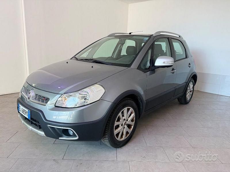 Usata Fiat Sedici Emotion 135 CV (99 kW) 2012 Grigio scuro SUV