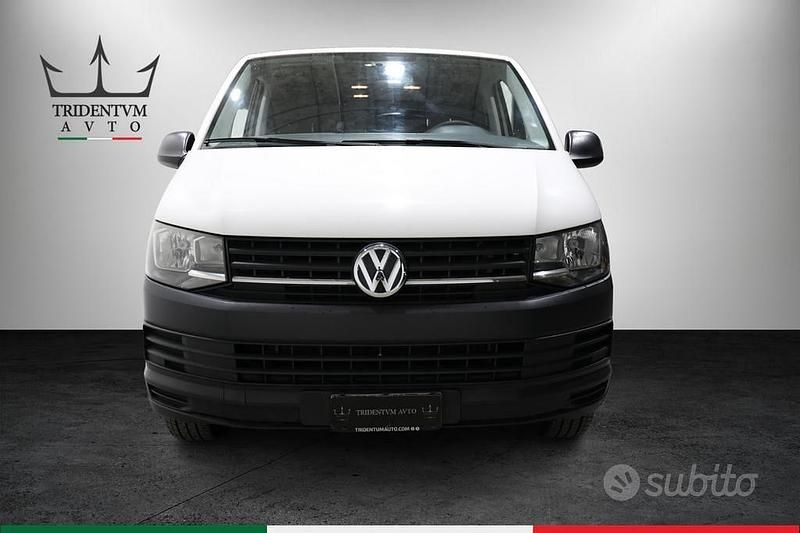 Usata VW Caravelle Trendline 150 CV (110 kW) 2017 Bianco Monovolume