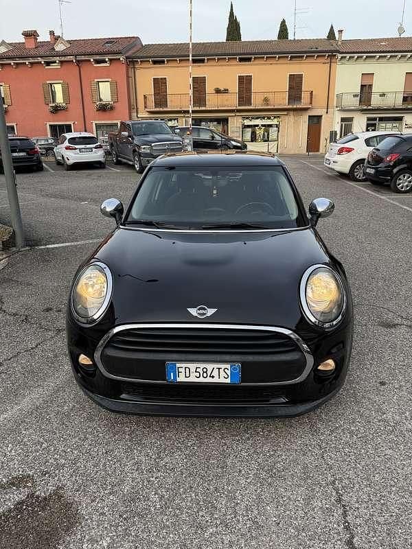 Usata Mini One D Business 95 CV (69 kW) 2016 Nero Utilitaria