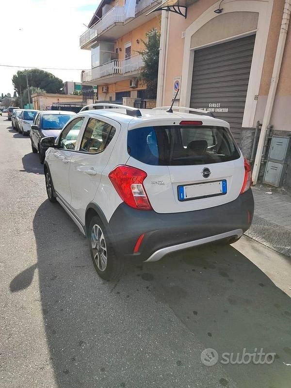 Usata Opel Karl Rocks 73 CV (53 kW) 2019 Bianco Utilitaria