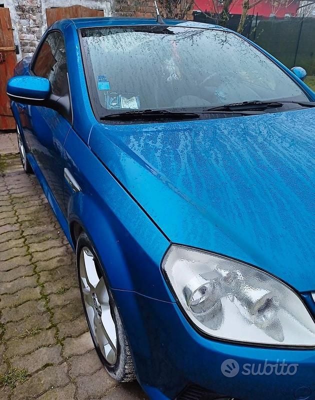 Usata Opel Tigra 2005 Blu Cabrio