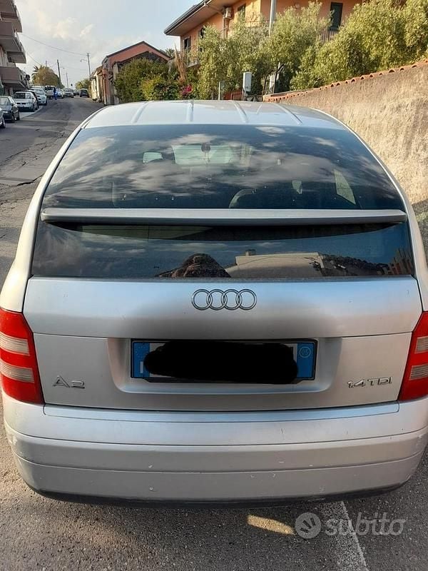 Usata Audi A2 75 CV (55 kW) 2005 Grigio Utilitaria