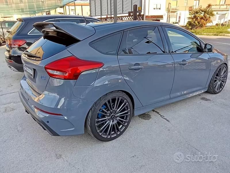 Usata Ford Focus RS 351 CV (258 kW) 2018 Grigio Berlina