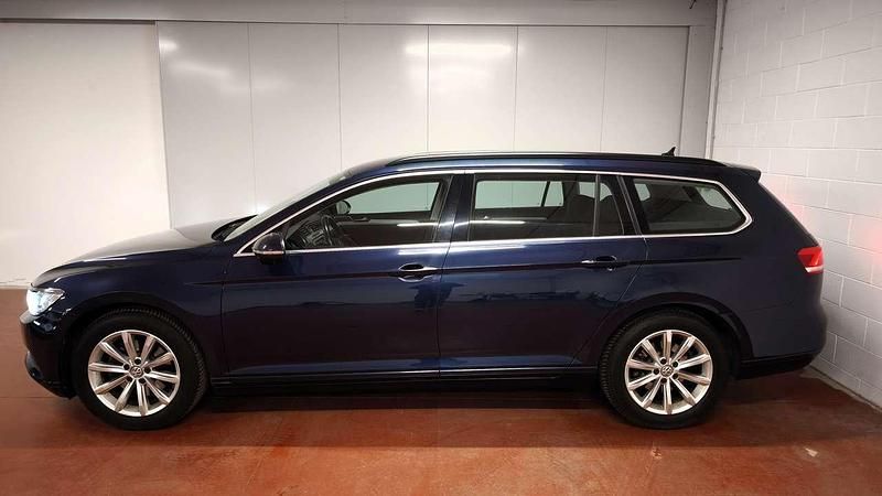 Usata VW Passat Business 120 CV (88 kW) 2017 Blu/azzurro Station wagon