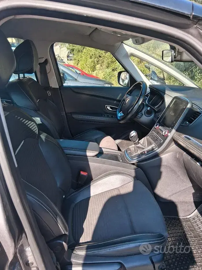 Usata Renault Scénic IV 120 CV (88 kW) 2019 Monovolume