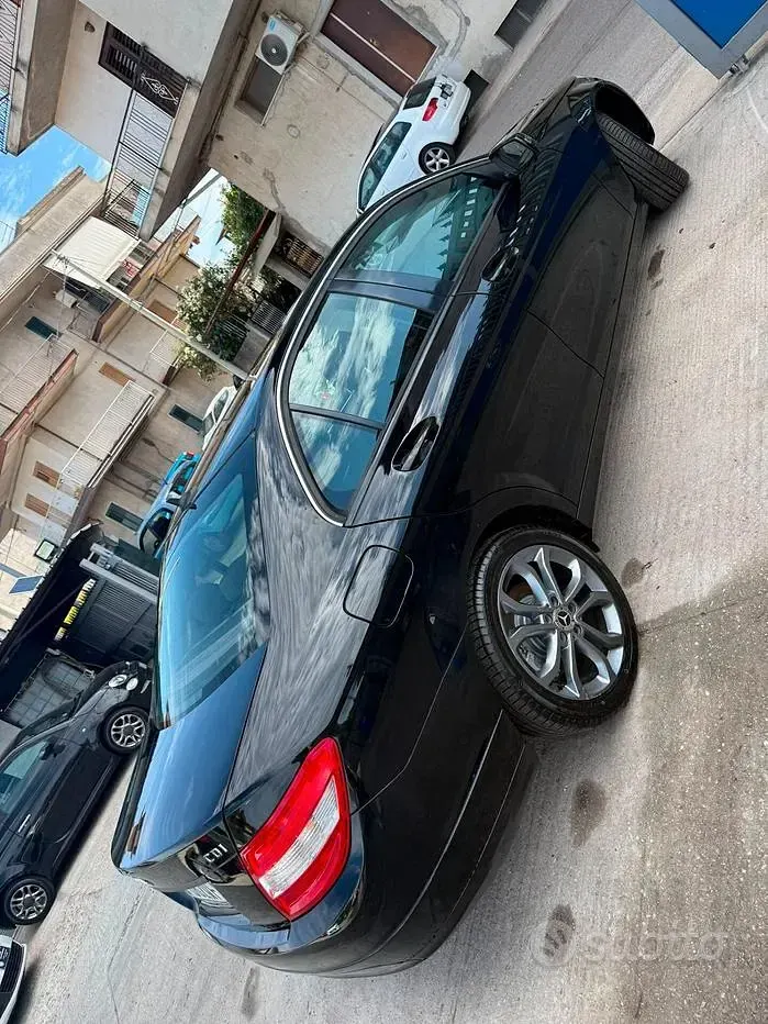 Usata Mercedes C220 170 CV (125 kW) 2009 Nero Berlina