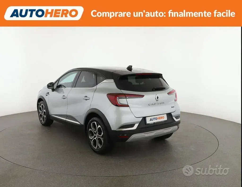 Usata Renault Captur 94 CV (69 kW) 2023 Grigio SUV