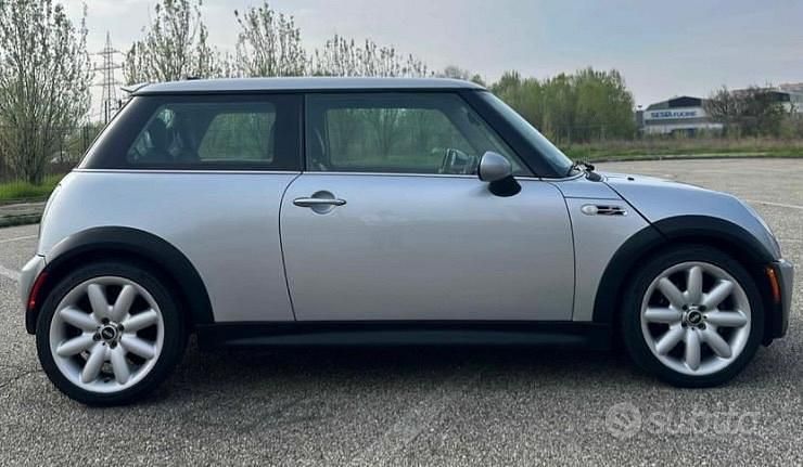 Begagnad Mini Cooper S 170 HK (125 kW) 2005 Halvkombi