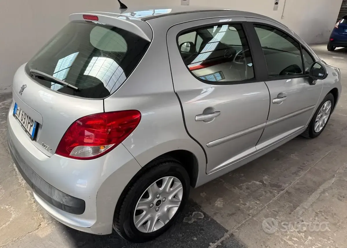 Usata Peugeot 207 68 CV (50 kW) 2014 Grigio Cabrio