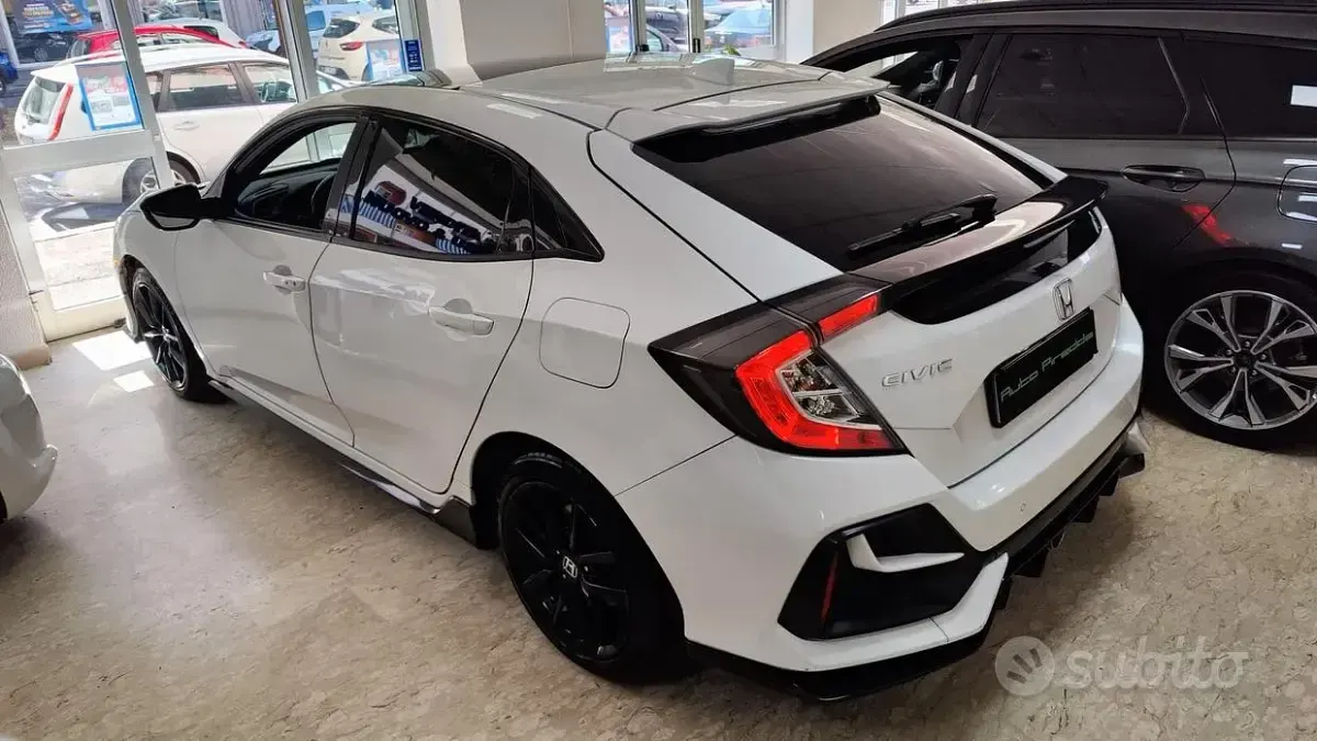 Usata Honda Civic Sport Plus 182 CV (133 kW) 2022 Bianco Berlina