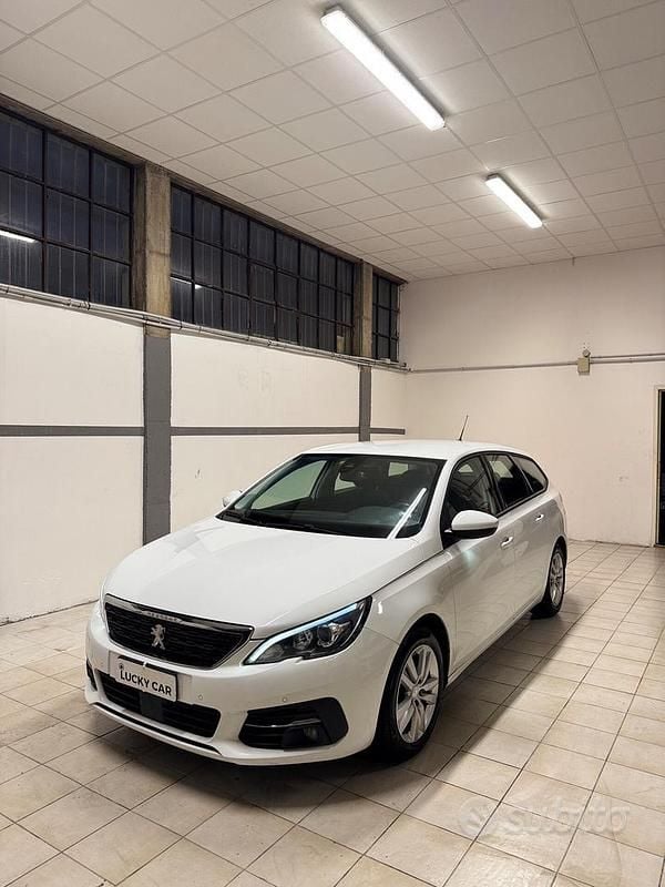 Usata Peugeot 308 Active 130 CV (95 kW) 2019 Bianco Station wagon