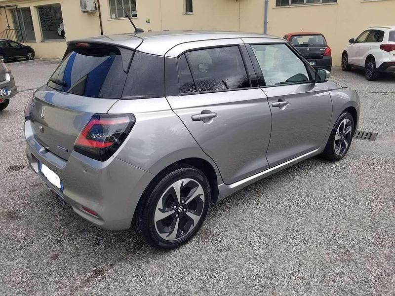 Usata Suzuki Swift 83 CV (61 kW) 2024 Argento new york Berlina