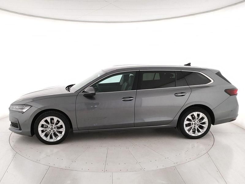 Usata Skoda Superb Style 150 CV (110 kW) 2025 Grigio grafite Station wagon
