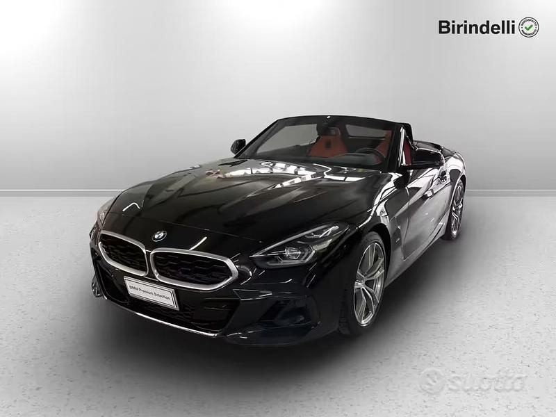 Usata BMW Z4 M Sport 197 CV (144 kW) 2023 Black sapphire metallizzato Cabrio