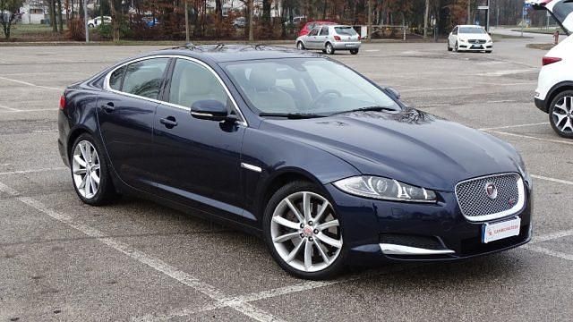 Usata Jaguar XF Premium Luxury 275 CV (202 kW) 2015 Blu Berlina