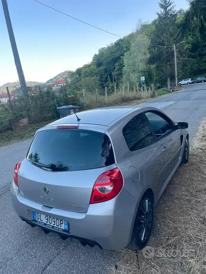 Usata Renault Clio II R.S. 200 CV (147 kW) 2008 Grigio Berlina