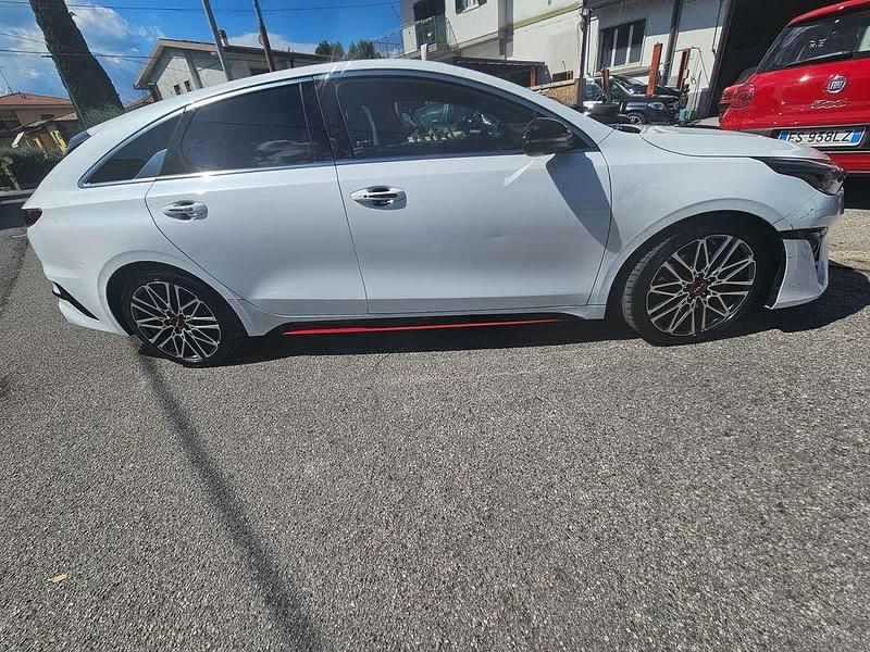 Usado Kia ProCeed 204 CV (150 kW) 2023 Blanco Utilitario