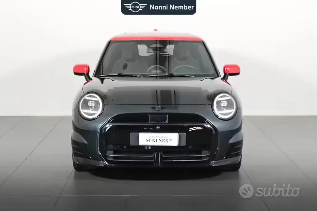 Usata Mini John Cooper Works 218 CV (160 kW) 2024 Grigio Utilitaria